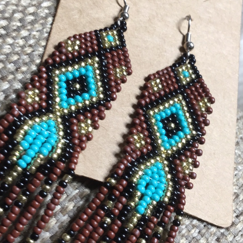 Beaded dangle fringe earrings cowgirl rodeo barrel racing cutting horse show - Picture 5 of 5